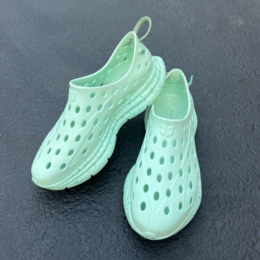 Kane Revive Recovery Shoe Size 6 Womens